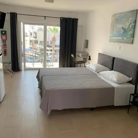 Rimini Balcony - Steps From The Sea Paphos