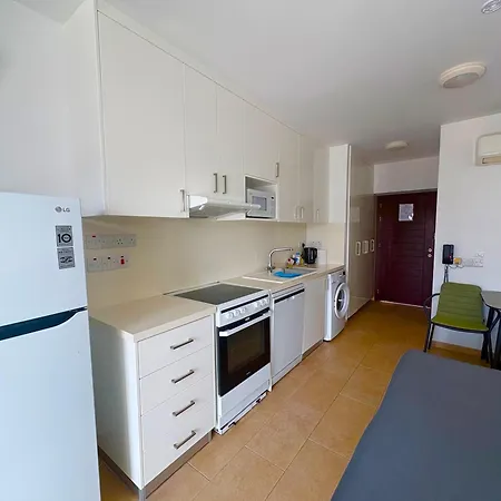 Rimini Balcony - Steps From The Sea Apartment Paphos