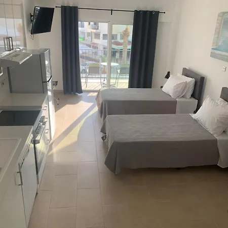 Daire Rimini Balcony - Steps From The Sea