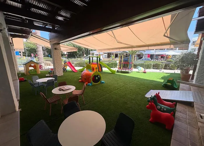 Rimini Balcony - Steps From The Sea * Pafos